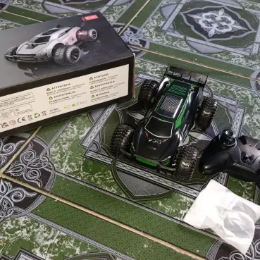 Carro control remoto . Juguete para niños .'s photo #1