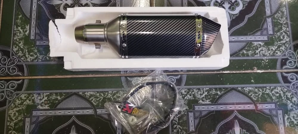 Tubo de escape CHmotor en fibra de carbono y negro mate.'s foto | VentaPlus |  BizneCubano